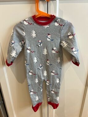 Indigo baby hockey Snowman Pajamas with Red Trim 12-18m